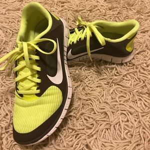 Nike Free 4.0 v3 running shoes